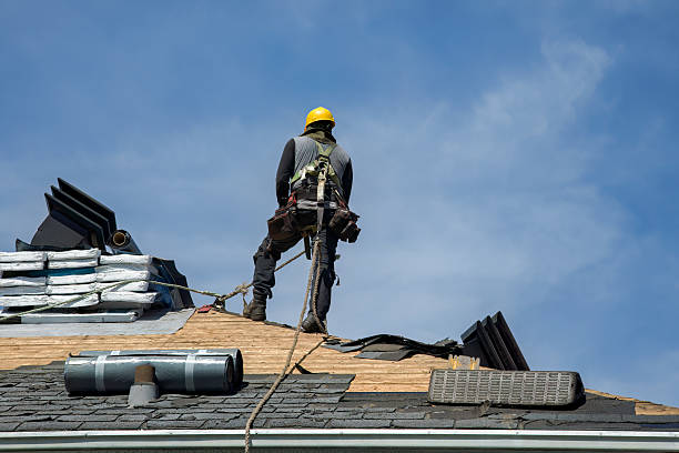 Professional Gutter Installation technician working in Centreville, IL